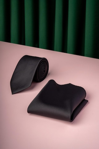 Siyah Su Ve Leke Tutmayan 7 Cm Kravat Ve Mendil Seti Siyah