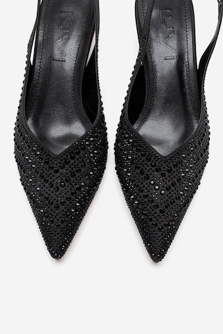 Luvishoes Royale Siyah Saten Taşlı Kadın Kısa Topuklu Abiye Ayakkabı