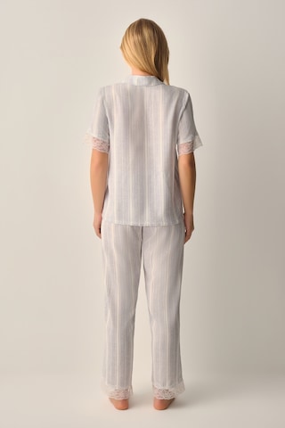 Suwen Princess Gömlek Yaka Pijama Takımı Sh26538660b1304 Gri Çizgi Desenli