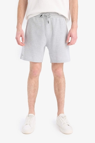 DeFacto Slim Fit Dar Kesim Dar Paça Şort W7965AZ25SMGR362