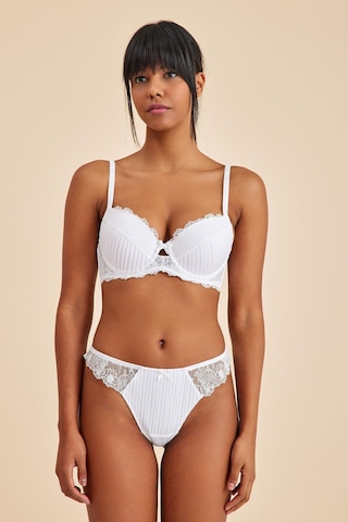 Paris Ekru Dantelli String Külot Ekru