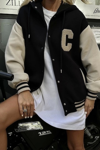 Siyah Kapüşonlu Kolej Mont Siyah