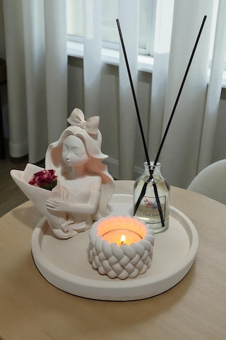 Dekoratif Vazo Seti - Buket Kız Vazo+çiçek Kokulu Oda Kokusu+tealight Mumluk Ve Mum+yuvarlak Tepsi Beyaz