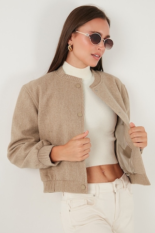 Lela Loose Fit Sıfır Yaka Çıtçıtlı Kaşe Kısa Bayan Mont 6810178 Bej