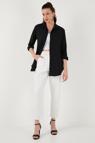 Lela Pamuklu Regular Fit Tek Cepli Bayan Gömlek 4613001 Siyah