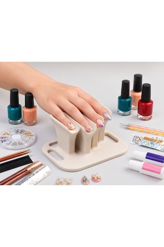 4 Parmak Destekli Manikür Ve Nail Art Uygulama Standı