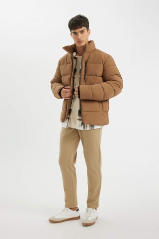 Defacto Su İtici Rüzgar Geçirmez Şişme Mont Slim Fit Dar Kesim Dik Yaka Fermuarlı Cepli D1415ax24wnbn106 Kahve