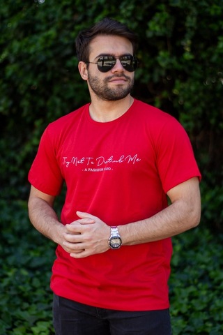 Erkek Kırmızı El Yazısı İmza Baskı Kısa Kollu Bisiklet Yaka Erkek T-shirt 22etsheyaz 001