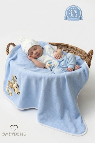Babyden's Erkek Bebek 3 Lü Set Yenidoğan Bebek Seti, Jakarlı Battaniye, Şapka, Yelek 6-9 AY