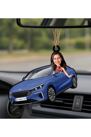 Bk Gift Kişiye Özel Kadın Mardin Renk Togg Karikatürlü Ahşap Plakalı Araba Dikiz Ayna Süsü-1 , Arkadaşa Hediye, Sevgiliye Hediye, Araba Hediyesi Kobit