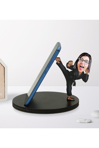 Kişiye Özel Karikatürlü Karateci Ahşap Biblo Telefon Standı