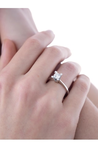 0,61 Karat Tektaş Pırlanta Yüzük-813