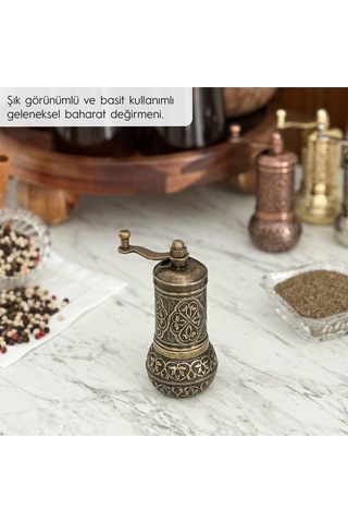 Antik Zamak Karabiber El Değirmeni Öğütücü Grinder 11 Cm Kahverengi