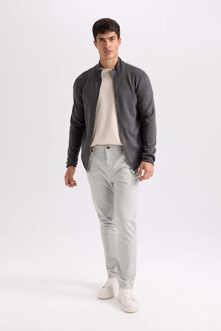 DeFacto Yazlık Gabardin Chino Kanvas Pantolon Slim Fit Dar Kesim Dar Paça Cepli B2089AX25SPGR296