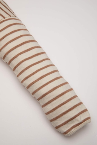 DeFacto Kız Bebek Çizgili Bebe Yaka İçi Yumuşak Tüylü Sweatshirt D6195A5NSBN564 Kahve