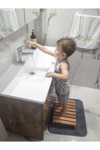 ÇOCUK VE YETİŞKİN AHŞAP LAVABO ÖNÜ VE KLOZET BASAMAĞI
