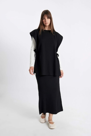 Defacto Regular Fit Basic Düz Maxi Siyah Triko Etek A1314AX24AUBK81 Siyah