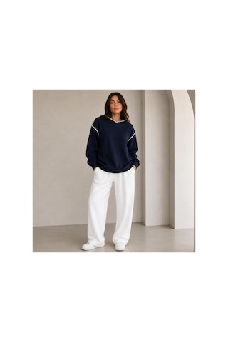 Herkesemoda Yaka Ve Kol Nakış Detaylı Kapüşonlu 2 İplik Şardonlu Sweatshirt Lacivert-krem