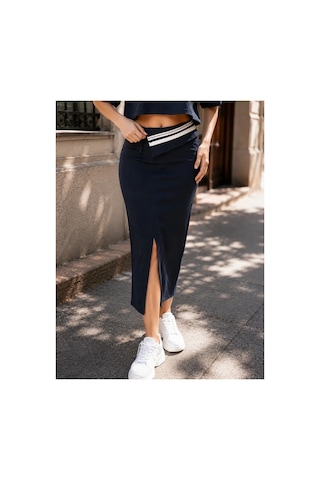 Lacivert Şerit Detaylı Crop Bluz Ve Kalem Midi Etek Takımı - 2384 L