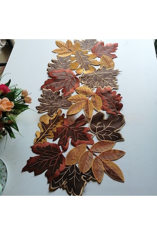 Skycity Kahverengi Akçaağaç Yaprak Desenli Noel Bayramı Şefaf Dikişli Polyester Masa Örtüsü 35x220 Cm Sonbahar Kürkü Ve Balıkçı Kabak Desenli