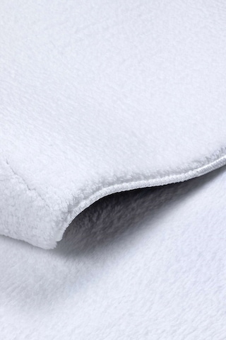 Vl Oval Comfort Overloklu Beyaz Peluş Halı Beyaz Oval Overlok