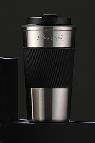 Tusah 304 Pazlanmaz Çelik 500 Ml Kaydırmaz Lastikli Termos Bardak Mug Isme Özel Tek Ebat Metalik Çok Renkli