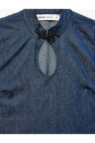 Koton Damla Pencere Detaylı Süslü Düğmeli Kapama Dik Yaka Kısa Kollu Denim Bluz Koyu İndigo 7wal30012md Dark Indigo