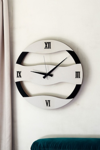 Dekoratif Yeni Modern Rastaban Ahşap Duvar Saati 48cm Siyah - Beyaz