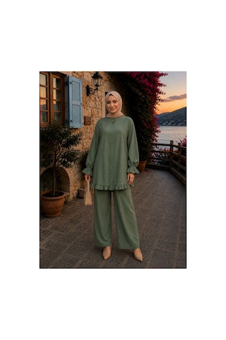 Hira Life Fashion Kadın Çilek Kumaş Dik Yaka Düğmeli Fırfır Detaylı Tesettür Tunik Pantolon İkili Takım Yeşil Yeşil