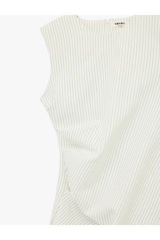 Koton Asimetrik Drape Detaylı A Kesim Bisiklet Yaka Kolsuz Mini Elbise Beyaz Çizgili 6sak80003uw Beyaz Çizgili