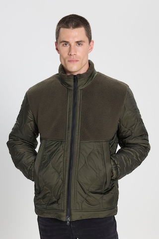Wrangler Regular Fit Normal Kesim Sherpa Detaylı Haki Kapitone Mont W242644801 Khaki