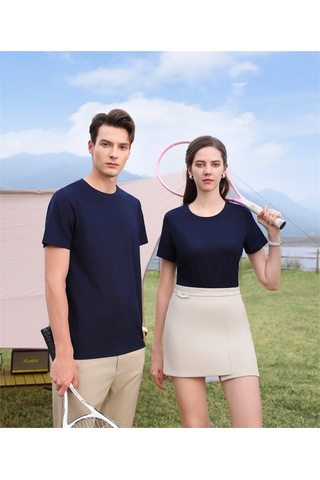 New Performance Premium Basic T-shirt %52,2 Polyester %37,1 Pamuk %3,2 Asetat Lifi %2,6 Dut İpeği %2,5 Keten %2,4 Spandeks Lacivert