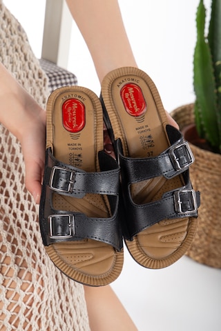 N Moda Kadın Ultra Yumuşak Soft Taban Dolgu Topuk Ortopedik İçi Pedli Günlük Anne Terliği 2 Toka Siyah