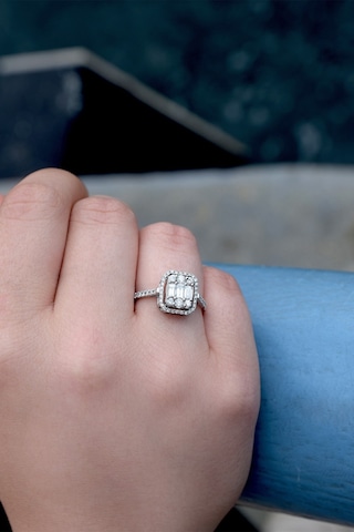 Modern Tasarım 0.80 Ct Baget Kare Tektaş Yüzük