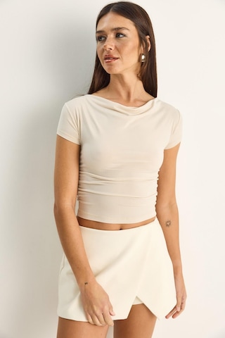 Shade Kadın Degaje Yaka Drapeli Crop Bluz 2343 60286200 - Bej