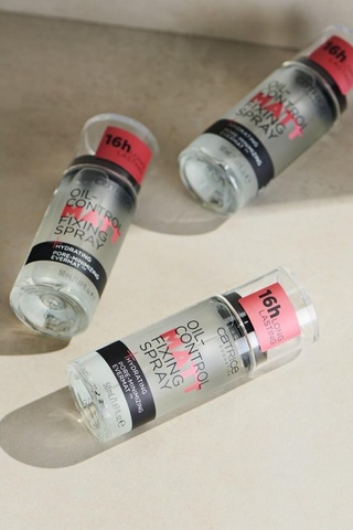 Catrice Oil-control Mat Sabitleme Spreyi 50ml,şeffaf, Vegan Ve Alkol Içermez Makyaj Bazları