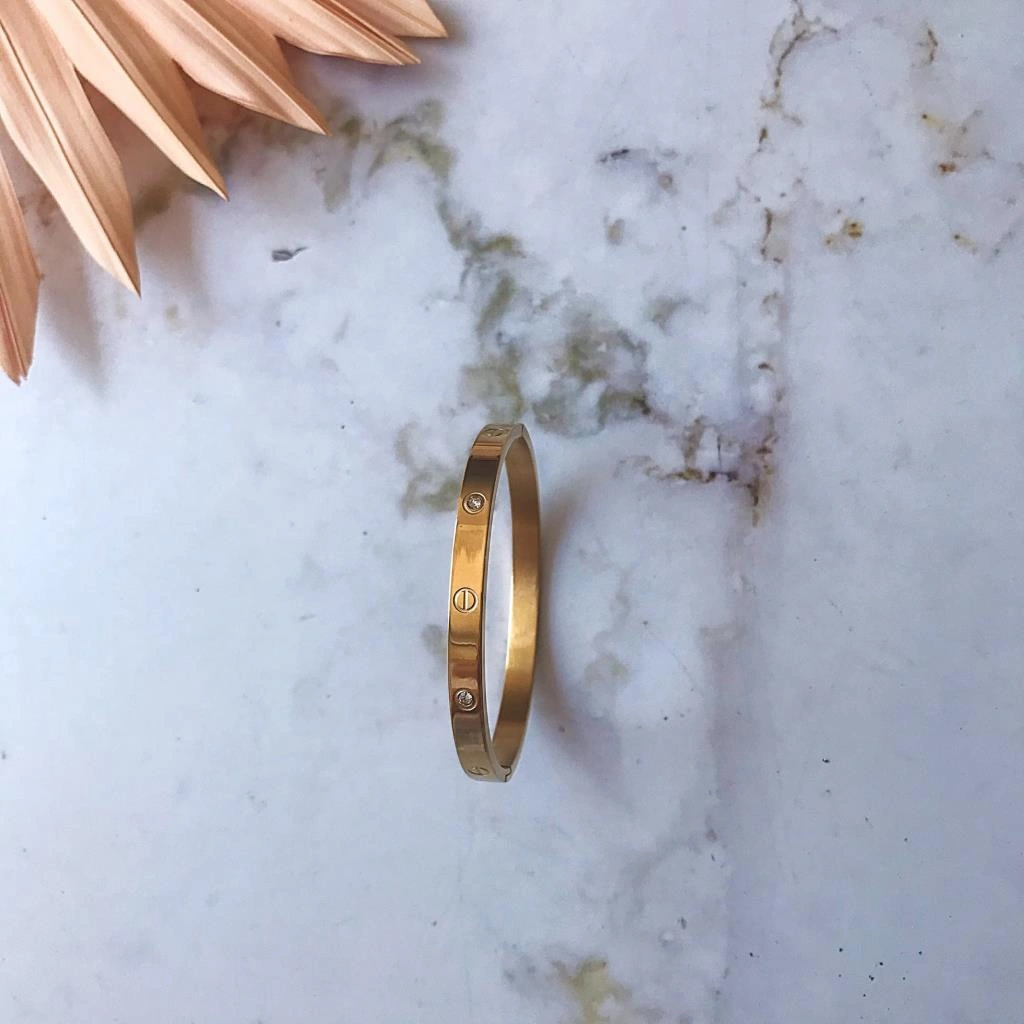 Taşlı Altın Çelik Bileklik Altın