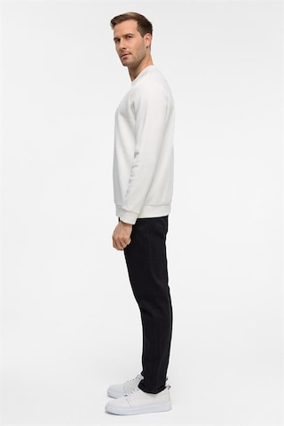 Süvari Beyaz Regular Düz Bisiklet Yaka Sweatshirt Beyaz