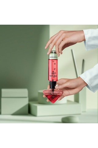 Prada Paradoxe Radical Essence Parfum 100 Ml Refill Kadın Parfümü Çiçek - Odunsu