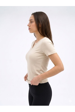 Normal People Irıs - Likralı Organik Pamuk Kumaştan Slimfit Kadın T-shirt Bej
