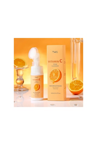 Fırçalı Yüz Temizleme Köpüğü 150ml C Vitamini