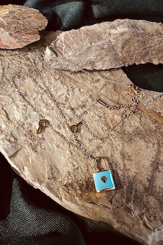 Kilit Anahtar Tasarım Mineli Turkuaz Renk İşlemeli Şık Kadın Paslanmaz Çelik Gold Altın