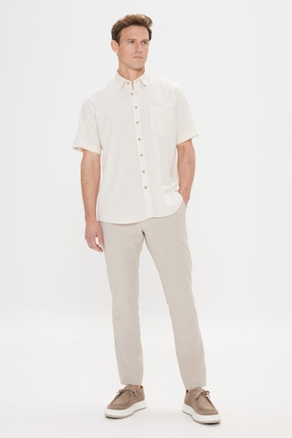 AC&Co / Altınyıldız Classics ERKEK BEJ Comfort Fit Düğmeli Yaka %100 Pamuk Flamlı Kısa Kollu Casual Gömlek Bej