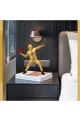 CajuArt Altın Renk Banksy Çiçek Atan Adam Modern Biblo Ev Dekoru