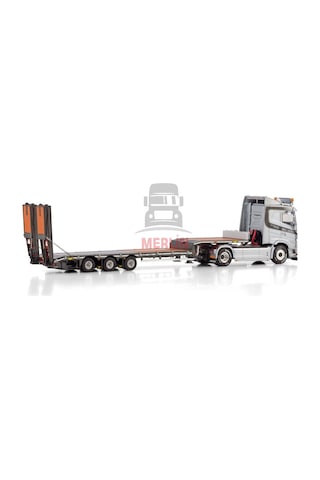 1/50 Becatrans Bv Volvo Fh5 Sleeper Cab 4x2 Semı Low Loader Wıth Ramps - 3 Axle