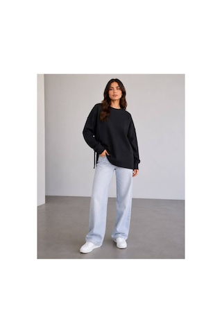 Herkesemoda Oversize/geniş Kalıp Yırtmaçlı Bisiklet Yaka Yumuşak Tuşeli Örme Sweatshirt Siyah