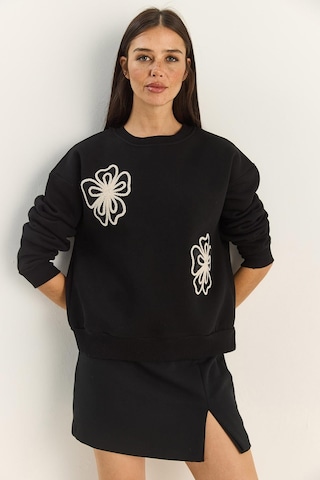 Shade Kadın Bisiklet Yaka Çiçek Nakışlı Üç İplik Şardonlu Sweatshirt 60601045 - Siyah