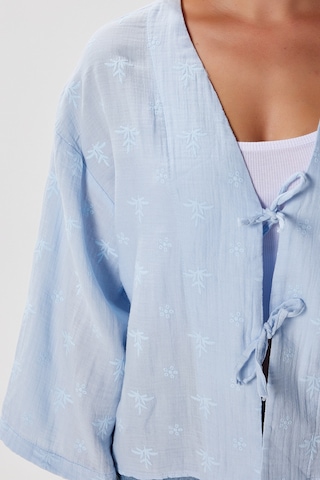 Ritnice Kadin Flora Müslin Kabartma Dokulu Mavi Kimono Mavi