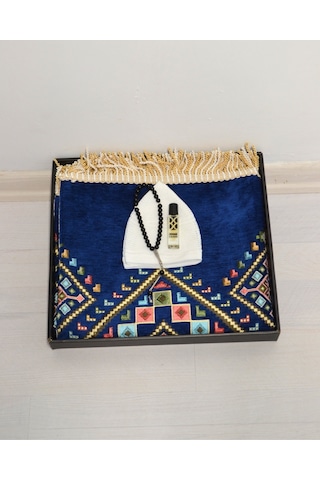Erkekler İçin Seccade Takke Tesbih Esans Hediyelik Seti Kilim Desenli Kadife Astarlı Seccade Ve Özel Kutulu Lüks Hac Umre Hediyesi Lacivert