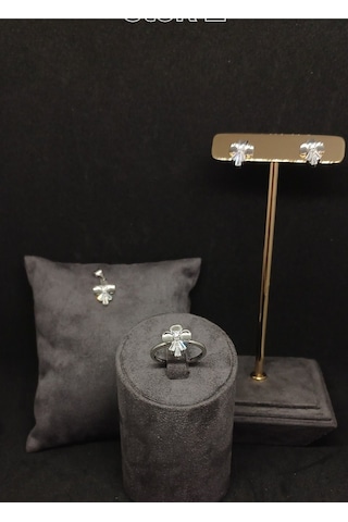 Baget Taşlı 925 Ayar Gümüş Fiyonk Model Takı Seti Kolye Ucu, Küpe Ve Yüzük Gümüş